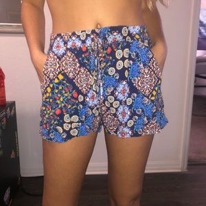 Flow pattern shorts